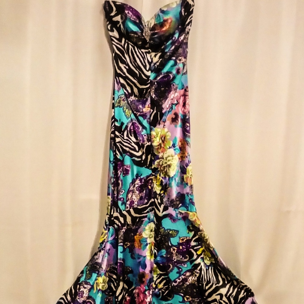 Joanna Chen XSCAPE  size 4 gorgeous dress.